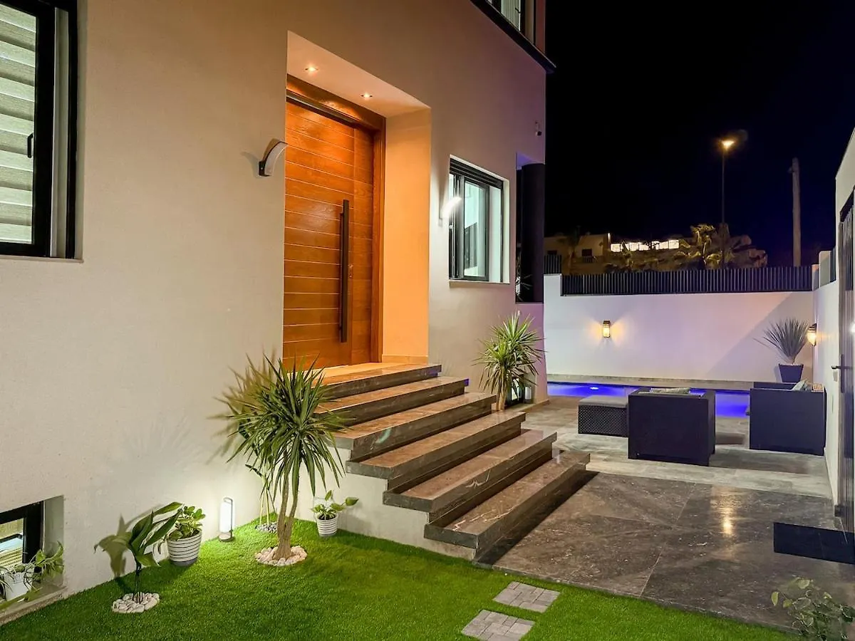 Villa signature - Piscine prive - Spacieuse à Founty Agadir